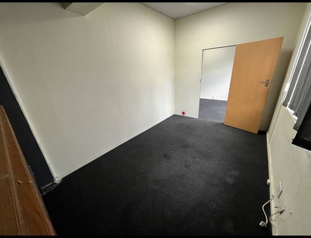 88M² OFFICE TO LET IN PAARDEN EILAND